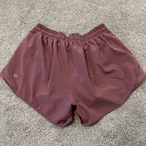 Lululemon Hotty Hot 4inch high rise lined shorts